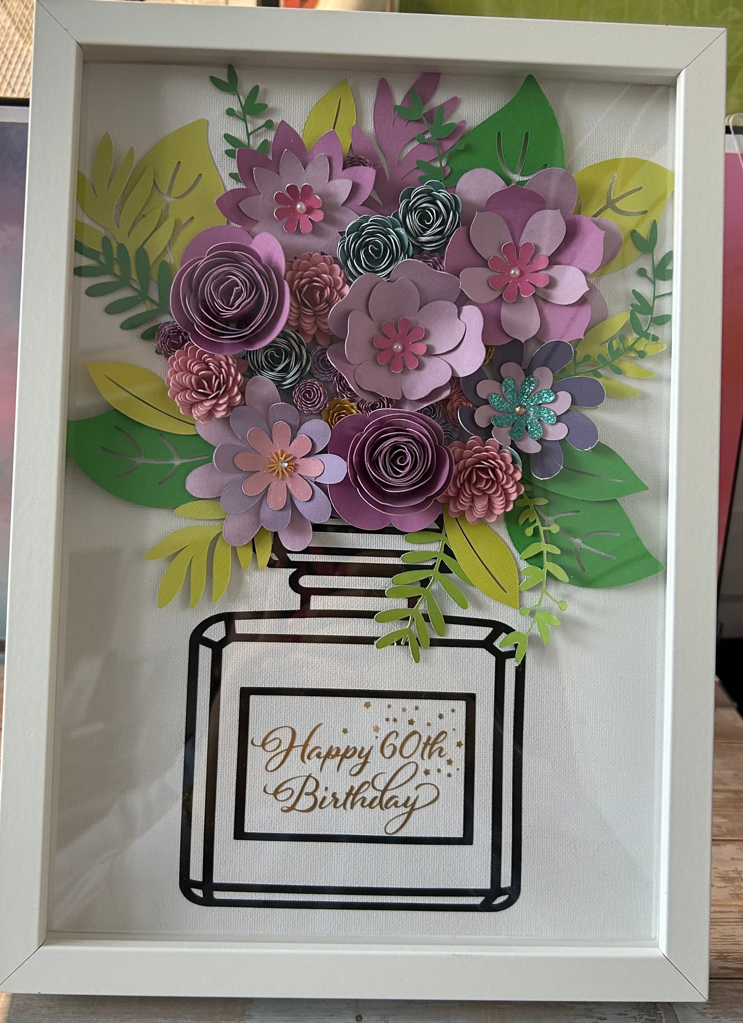 Shadow Box Compleanno con Fiori di Carta Fatti a Mano